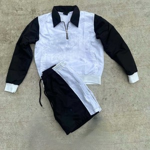 Ensemble 2 pièces coupe-vent oversize avec haut court zippé et short pour femme – Ensemble décontracté en nylon uni avec fermeture éclair - Product Image 5