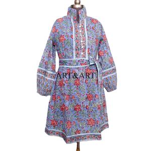 Robe midi décontractée pour femme, imprimée à la main, écologique, respirante, silhouette évasée, en coton - Product Image 1