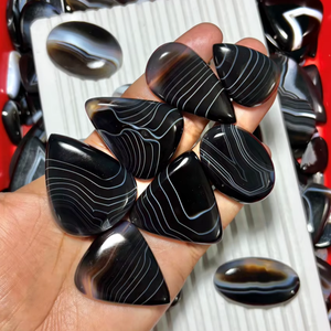 Agate noire rayée 100 % naturelle de haute qualité, pierres précieuses en vrac pour la fabrication de bijoux, formes variées, vente directe en gros - Product Image 2