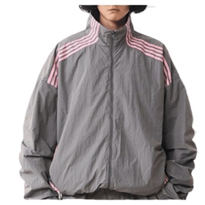 เสื้อแจ็คเก็ตสำหรับเล่นกีฬา ผลิตจากวัสดุคอร์ดูร่า น้ำหนักเบา เหมาะสำหรับกิจกรรมกลางแจ้ง บุด้วยผ้าฝ้าย กันน้ำ ระบายอากาศได้ดี มีบริการ OEM ODM  รับออกแบบโลโก้ตามสั่ง - Product Image 1