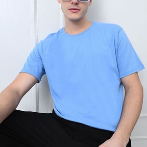 T-shirt en coton bleu clair à col rond et manches courtes pour homme, coupe classique, tricot jersey décontracté, couleur unie, design respirant - Product Image 2