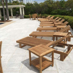 Chaise longue Westminster Teak Horizon avec table d'appoint assortie, en teck, pour plantation ou bord de piscine - Product Image 1