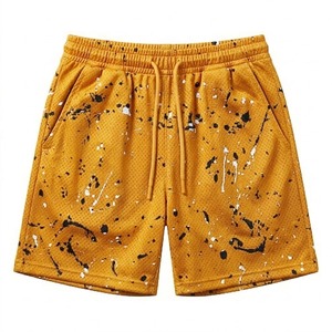 Shorts de sport décontractés pour hommes en maille style streetwear avec effet éclaboussures de peinture - Product Image 1