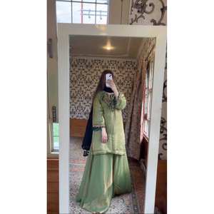 Conjunto de traje de fiesta de trabajo con Secuencia de bordado pesado para mujer - Product Image 4