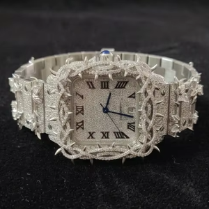 Reloj Mecánico de Lujo Vintage Plateado con Bisel Personalizado de Espinas, Moissanita VVS Totalmente Incrustada, Números Romanos Plateados y Brazalete de Acero - Product Image 1