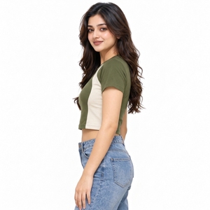 Vêtements de saison frais et tendance pour les occasions décontractées, les t-shirts courts pour femmes facilitent et rendent le style quotidien facile et confortable. - Product Image 3