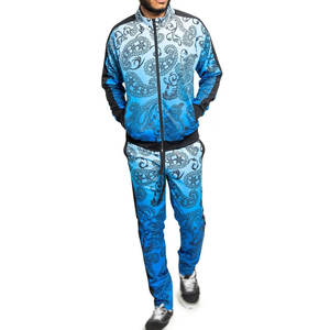 Survêtement personnalisé pour homme avec impression couleur vibrante, matière durable et style athlétique élégant - Product Image 1