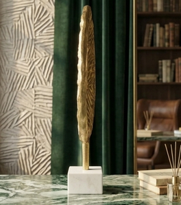 Elegante Escultura de Aluminio Dorado, Figura Moderna Abstracta Artística, Decoración de Mesa Ecológica Hecha a Mano y Duradera para el Salón - Product Image 3