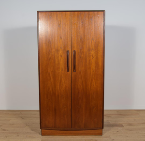 Armario de Madera Maciza de Estilo Tradicional con Cajones y Puerta para Dormitorio, Hotel, Apartamento o Villa - Product Image 2