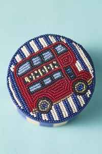 Juego de posavasos de cuentas de vidrio rojas con base de tela circular para decoración vibrante de la mesa de comedor y accesorios de cocina. - Product Image 2