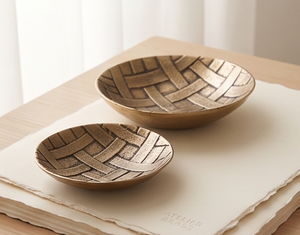 Ensemble d'articles de table contemporains minimalistes en or, avec texture sculpturale, pour cuisine et salle à manger - Product Image 1