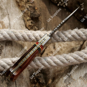 Couteau de poche pliant de survie en plein air en acier Damas forgé à la main avec manche en bois, support ODM OEM - Product Image 3