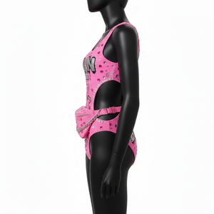 Maillot de bain une pièce pour femme en tissu Spandex premium, rouge et noir, avec empiècements latéraux en mesh, logo personnalisé par transfert thermique. - Product Image 2