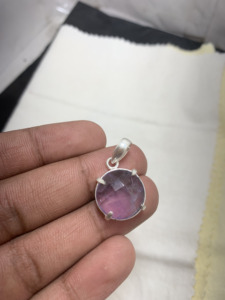 Colgante de plata alemana para mujer, joyería al mejor precio, estilo clásico, colgante de plata fina de exportadores, colgante de chakra de amatista hecho a mano - Product Image 1