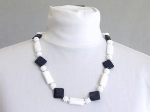 Collier en résine fait main avec un design artistique unique, pendentif en époxy coloré pour femmes, accessoires de mode et cadeau - Product Image 2