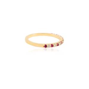 แหวนแต่งงานทองคำโรสโกลด์ 18K ประดับทับทิมและเพชร ดีไซน์เรียบหรู ปรับขนาดได้ - Product Image 3