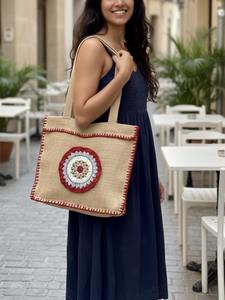 Sac fourre-tout en jute au design géométrique élégant, sac de shopping tendance pour les étudiants, essentiels quotidiens, approvisionnement export Inde - Product Image 2