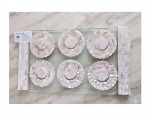 Plateau de service en acrylique nacre fait main, motif floral, style glamour, avec sous-plats - Product Image 1