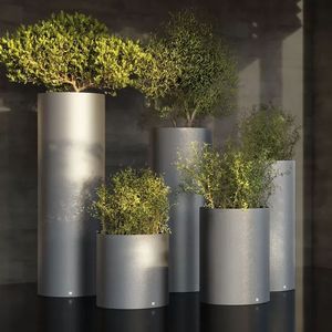 Jarrón decorativo extragrande de latón puro con detalles plateados, ideal para decoración de hoteles y resorts. Hecho de latón 100%. - Product Image 3