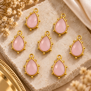 Pendentif goutte d'eau en calcédoine rose, pierre précieuse facettée avec monture dorée, pour la fabrication de colliers, bracelets et boucles d'oreilles - Product Image 5