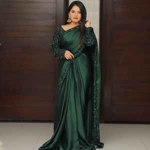 Sari en soie satinée de créateur Bollywood exclusif avec des paillettes lourdes, bordure en dentelle et collection de saris prêts-à-porter - Product Image 1