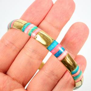 Bracelet en résine au design moderne et artistique, bijoux faits à la main pour femmes, tendance, imperméable, couleurs personnalisées, cadeau d'affaires - Product Image 3