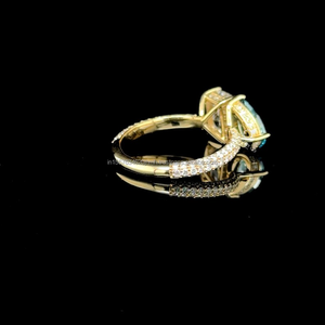 Anillo Toi Et Moi con Diamante Radiante y Azul Corte Pera y Piedras Laterales en Oro Amarillo, Anillo de Compromiso de Lujo, Joyería Fina, Regalo para Ella - Product Image 4