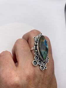 Bague statement en labradorite marquise – Bague gothique en filigrane avec pierre précieuse bleue chatoyante, faite à la main en argent, cadeau pour elle - Product Image 1
