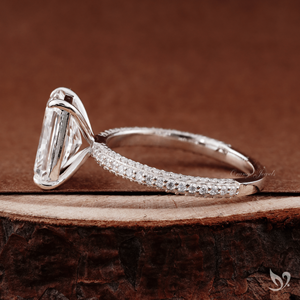 Bague de fiançailles rectangulaire grand format en diamant de laboratoire taille radiant 3 carats, haute brillance, double pavé, or blanc 10K - Product Image 2