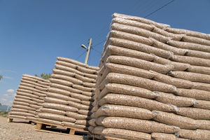 Barras de Combustible de Biomasa de Alta Eficiencia Hechas de Pino y Roble, Bajo Contenido de Cenizas, 2% de Humedad, 6% de Densidad, 600 a 800 kg/m, Alto Poder Calorífico - Product Image 5
