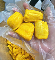 Heerlijke gedroogde jackfruit met knapperige textuur en zoet aroma. Geschikt voor frituren. Vacuüm verpakking op maat voor export. Blue Lotus.