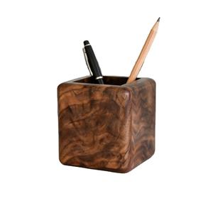 Portaplumas de Madera Multiusos de Estilo Clásico con Soporte para Móvil e Incluye Exhibidor de Tarjetas de Visita - Product Image 1