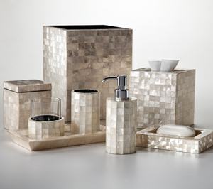 Juego de accesorios de baño de nácar de marca, diseñado para espacios interiores de primera calidad con artesanía de mosaico de lujo. - Product Image 2