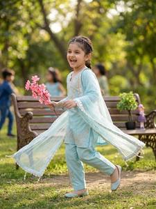 Conjunto Kurti Palazzo para Niñas con Bordado Azul Cielo y Dupatta – Vestido Étnico de Diseño para Fiestas - Product Image 3