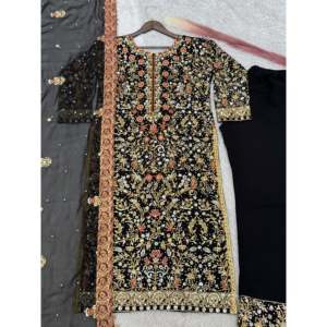 Conjunto de ropa de fiesta de diseñador para mujer con parte superior y Dupatta elegante y con estilo - Product Image 4
