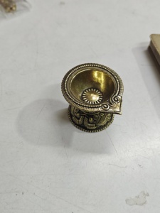 Estatua de Toro Nandi de Latón Hecha a Mano, Ídolo Decorativo Hindú, Regalo Espiritual para el Hogar o Templo Tradicional Indio - Product Image 4