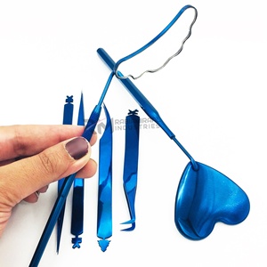 Pinzas para Pestañas de Acero Inoxidable de Alta Resistencia con Punta de Fibra, Marca RMI, Color Azul Plasma, para Volumen de Pestañas - Product Image 6