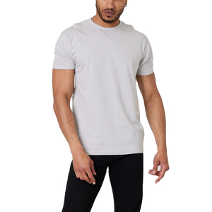 Camisetas Gráficas a Rayas de Colores de Moda para Hombre al por Mayor, Camisetas de Venta Caliente con Personalización a Bajo Costo - Product Image 1