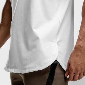 Camiseta sin mangas de malla tejida con logo personalizado para hombre, estilo casual deportivo, ideal para gimnasio y running, a la moda. - Product Image 3