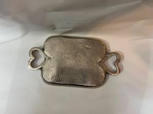 Plateau de service moderne en aluminium poli avec poignée en forme de cœur, double compartiment, plat décoratif, écologique, pour fruits secs et collations à la maison - Product Image 3
