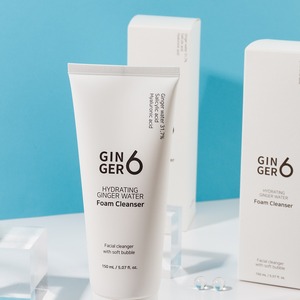 Espuma limpiadora energizante diaria con jengibre para pieles propensas al acné, con extracto de jengibre, ácido hialurónico e ingredientes veganos. - Product Image 4