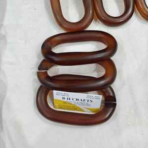 Divisor de Habitaciones Decorativo de Pared con Eslabones de Cadena Hechos a Mano en Resina Ecológica Transparente y Colorida, Estilo Ángel - Product Image 1