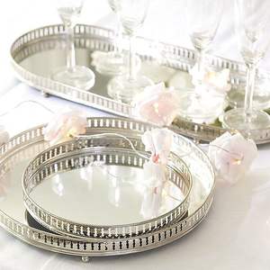 Plateau de service en métal de luxe fait main avec bordure miroir pour la présentation de desserts et de boissons dans les restaurants et hôtels - Product Image 1