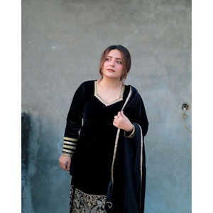 Conjunto de Top, Falda y Dupatta de Fiesta para Mujer, Diseño Elegante - Product Image 1