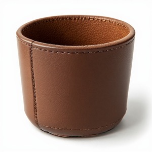 Mini-planteur en cuir gaufré de qualité supérieure, conçu pour un style d'intérieur moderne, avec une texture unique et une décoration sophistiquée - Product Image 1