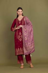 Ensemble Kurti Pantalon Dupatta en laine Acro tissée de qualité supérieure pour femmes, motif floral, pour l'hiver - Product Image 2