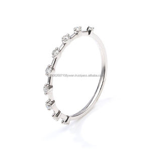Delicado anillo de banda de eternidad cultivado en laboratorio para mujer, anillo de promesa de boda apilable Delgado - Product Image 1