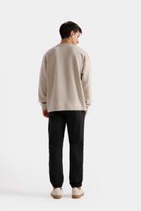เสื้อสเวตเชิ้ตผู้ชายสไตล์มินิมอล – ดีไซน์เรียบสำหรับการพิมพ์ลายตามสั่ง - Product Image 3