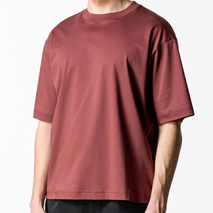 เสื้อยืดทรงบ็อกซี่สตรีทแวร์ผู้ชาย ผ้าฝ้าย 100% ทรงปกติ แขนสั้น รับผลิตแบบ OEM ODM แบรนด์ส่วนตัว น้ำหนัก 180 กรัม - Product Image 3