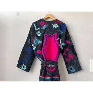 Camisón Azul de Terciopelo Suzani con Bordado de Corazón, Hecho a Mano, Estilo Bohemio Elegante para Mujer - Product Image 6